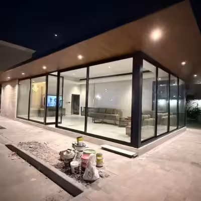 بناء مجالس زجاجية مودرن شكل أنيق ومرتب